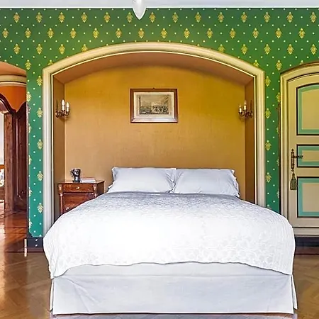 Alojamento de Acomodação e Pequeno-almoço Ronco Dell'abate - Relais 4*